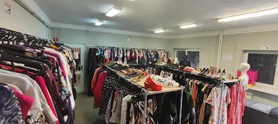 OSIEDLOWA SZAFA Odzież Używana